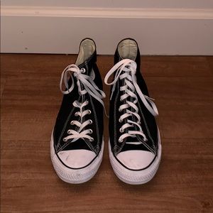 Men’s black converse high tops